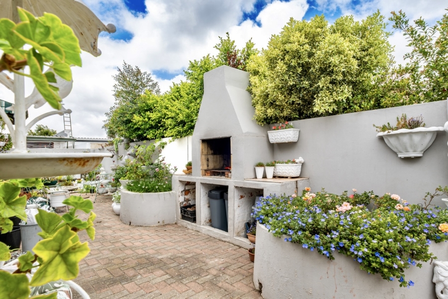 2 Bedroom Property for Sale in King George Park Western Cape